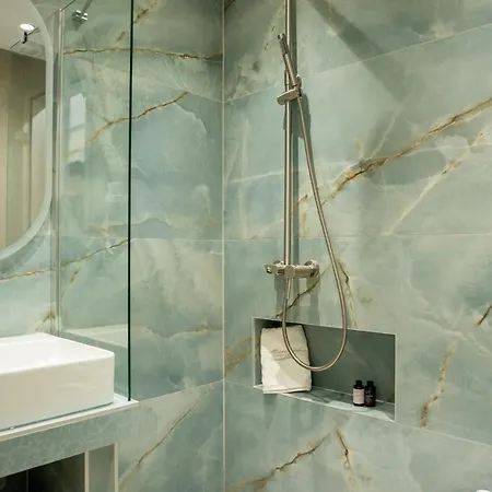 Marazul Luxury Флогита